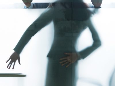 Assédio sexual não precisa ser praticado por superior hierárquico, decide TRT-2